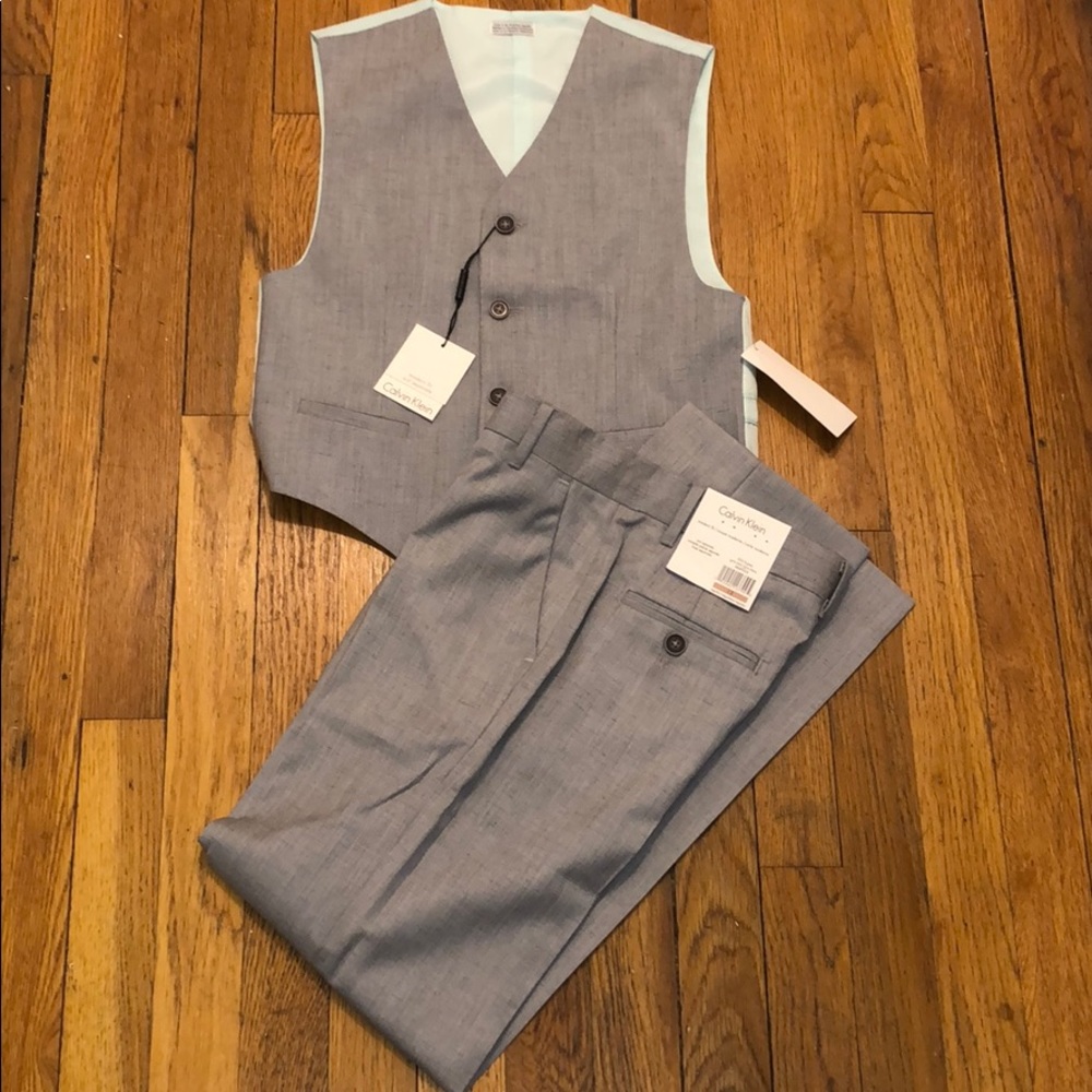 Calvin Klein Stretch Textured Vest & Dress Pants
